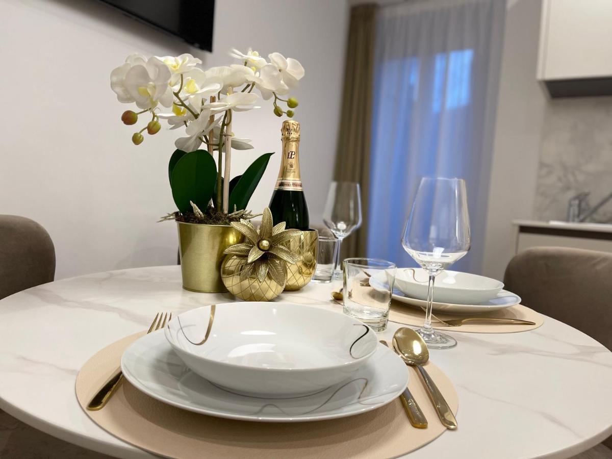Bellagio Luxury Suites Apartments エクステリア 写真